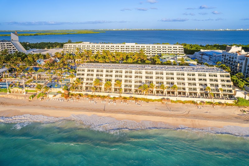 The Grand Oasis Cancun