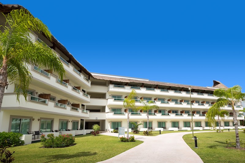 BlueBay Grand Esmeralda